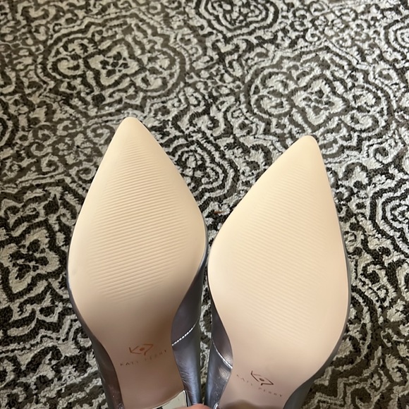 NWT Katy Perry pointed toe heels with silver heel - Picture 3 of 4